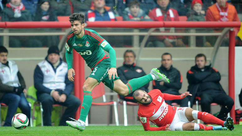 Юра МОВСИСЯН получил травму при приеме мяча в дерби с Юра МОВСИСЯН получил травму при приеме мяча в дерби с