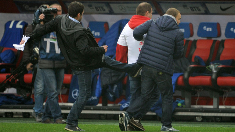 Воскресенье. Химки. Пинок Дмитрия ДЕРУНЦА. Фото Алексей ИВАНОВ, Воскресенье. Химки. Пинок Дмитрия ДЕРУНЦА. Фото Алексей ИВАНОВ,