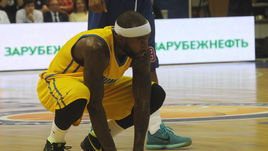 Защита райсозависимых "Химок" хромает.  Лэнгфорд выиграл матч блок-шотом