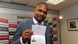 Рой ДЖОНС - новый гражданин России.