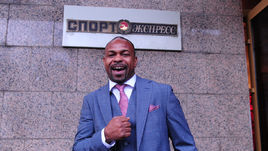 Вторник. Москва. Рой ДЖОНС у редакции