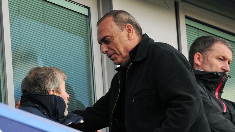 Авраам ГРАНТ (справа) и Роман АБРАМОВИЧ. Фото AFP Авраам ГРАНТ (справа) и Роман АБРАМОВИЧ. Фото AFP