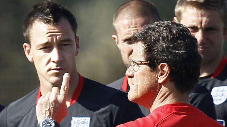 Фабио КАПЕЛЛО (справа) и Джон ТЕРРИ. Фото AFP Фабио КАПЕЛЛО (справа) и Джон ТЕРРИ. Фото AFP