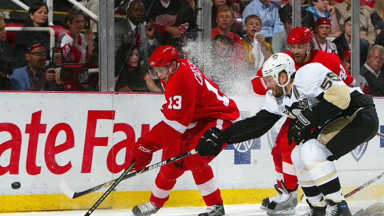 Сергей ГОНЧАР (№55) против Павла ДАЦЮКА (№13). Фото REUTERS Сергей ГОНЧАР (№55) против Павла ДАЦЮКА (№13). Фото REUTERS