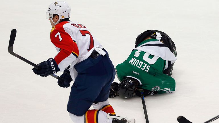 Дмитрий КУЛИКОВ и Тайлер СЕГИН. Фото AFP Дмитрий КУЛИКОВ и Тайлер СЕГИН. Фото AFP