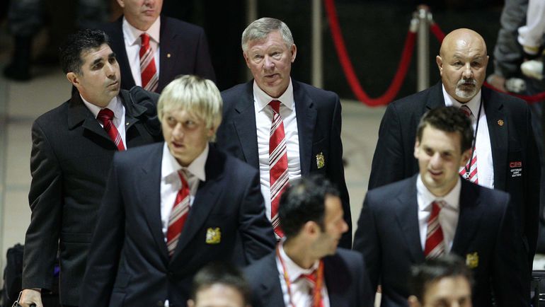 У Алекса ФЕРГЮСОНА (в центре) есть повод ценить Москву: в 2008-м он выиграл в российской столице Лигу чемпионов. Фото REUTERS У Алекса ФЕРГЮСОНА (в центре) есть повод ценить Москву: в 2008-м он выиграл в российской столице Лигу чемпионов. Фото REUTERS