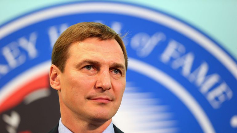 6 ноября. Сергей ФЕДОРОВ на пресс-конференции в Зале славы. Фото AFP 6 ноября. Сергей ФЕДОРОВ на пресс-конференции в Зале славы. Фото AFP