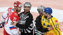 Суббота. Хельсинки. Россия - Швеция - 6:3. Илья КОВАЛЬЧУК выигрывает словесную дуэль у Линуса УМАРКА (№ 27).