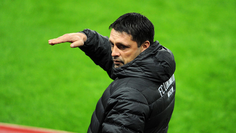 Игорь ЧЕРЕВЧЕНКО держит планку со своим Игорь ЧЕРЕВЧЕНКО держит планку со своим