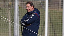 Вчера. Краснодар. Тренировка сборной России. Леонид СЛУЦКИЙ.