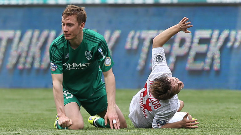 Андрей СЕМЕНОВ против Дениса ДАВЫДОВА. Фото Мурад БАЦУЕВ Андрей СЕМЕНОВ против Дениса ДАВЫДОВА. Фото Мурад БАЦУЕВ
