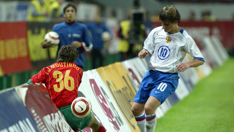 7 сентября 2005 года. Москва. Россия - Португалия - 0:0. Андрей АРШАВИН (справа) и Жоау МОУТИНЬЮ. Фото Татьяна ДОРОГУТИНА 7 сентября 2005 года. Москва. Россия - Португалия - 0:0. Андрей АРШАВИН (справа) и Жоау МОУТИНЬЮ. Фото Татьяна ДОРОГУТИНА