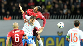 Сегодня. Краснодар. Россия - Португалия - 1:0. Комбинация с участием Артема ДЗЮБЫ и Романа ШИРОКОВА принесла победу сборной России над португальцами.