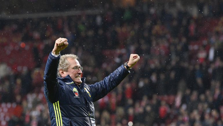 Вторник. Копенгаген. Дания - Швеция - 2:2. Эрик ХАМРЕН. Фото REUTERS Вторник. Копенгаген. Дания - Швеция - 2:2. Эрик ХАМРЕН. Фото REUTERS