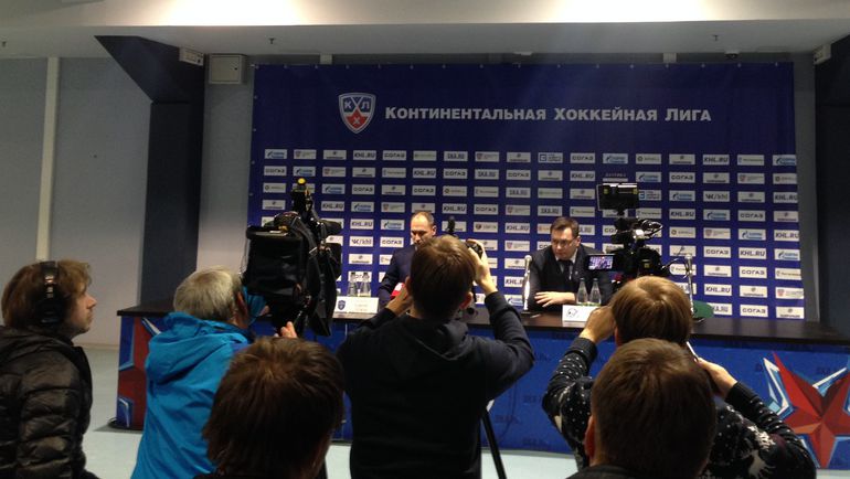 Андрей НАЗАРОВ на пресс-конференции. Фото Сергей ЯРЕМЕНКО, Андрей НАЗАРОВ на пресс-конференции. Фото Сергей ЯРЕМЕНКО,