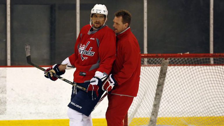 Калле ЮХАНССОН (справа) после завершения карьеры два сезона ассистировал в Калле ЮХАНССОН (справа) после завершения карьеры два сезона ассистировал в