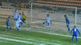 "Газовик" играет для тысячи зрителей,  Газзаев держит слово