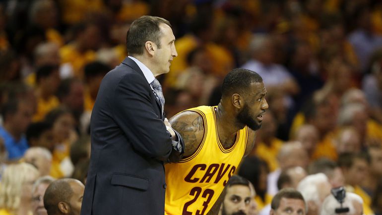 Дэвид БЛАТТ и Леброн ДЖЕЙМС. Фото REUTERS Дэвид БЛАТТ и Леброн ДЖЕЙМС. Фото REUTERS