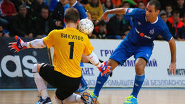 Провал "Дины" и осечка "Динамо"