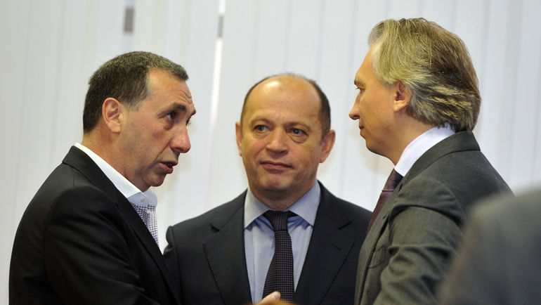 Сегодня. Москва. Дом футбола. Евгений ГИНЕР, Сергей ПРЯДКИН и Александр ДЮКОВ. Фото Александр ФЕДОРОВ, Сегодня. Москва. Дом футбола. Евгений ГИНЕР, Сергей ПРЯДКИН и Александр ДЮКОВ. Фото Александр ФЕДОРОВ,