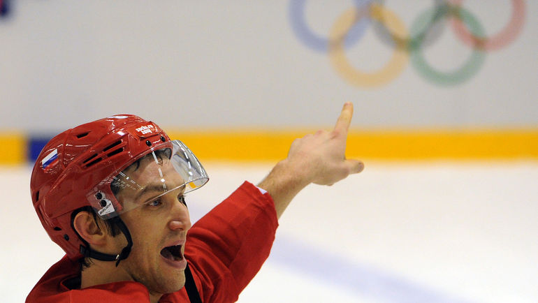 Одна из главных звезд мирового хоккеия и капитан сборной России Александр ОВЕЧКИН. Фото Александр ФЕДОРОВ, Одна из главных звезд мирового хоккеия и капитан сборной России Александр ОВЕЧКИН. Фото Александр ФЕДОРОВ,