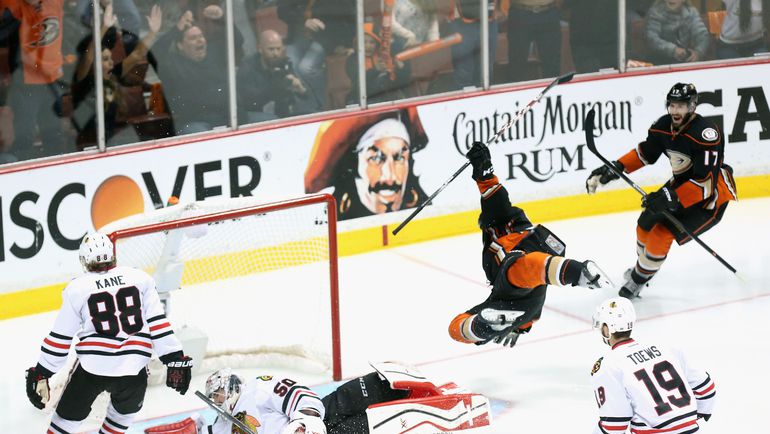 По ту сторону океана болельщики в восторге от формата овертайма три на три. Фото REUTERS По ту сторону океана болельщики в восторге от формата овертайма три на три. Фото REUTERS