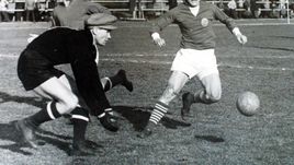 В игре Владимир МАСЛАЧЕНКО.