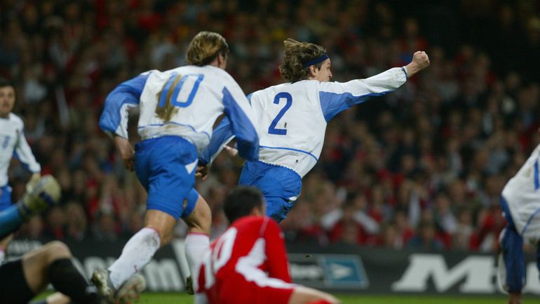 19 ноября 2003 года. Кардифф. Уэльс - Россия - 0:1. Радость Вадима ЕВСЕЕВА после гола. Фото Александр ФЕДОРОВ, 19 ноября 2003 года. Кардифф. Уэльс - Россия - 0:1. Радость Вадима ЕВСЕЕВА после гола. Фото Александр ФЕДОРОВ,