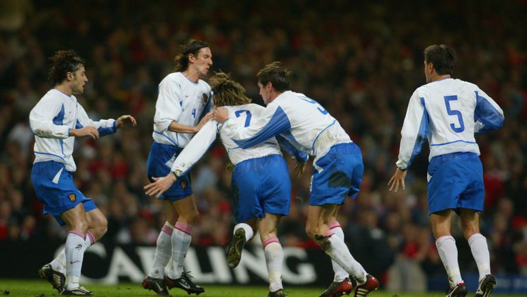 19 ноября 2003 года. Кардифф. Уэльс - Россия - 0:1. Радость Вадима ЕВСЕЕВА после гола. Фото Александр ФЕДОРОВ, 19 ноября 2003 года. Кардифф. Уэльс - Россия - 0:1. Радость Вадима ЕВСЕЕВА после гола. Фото Александр ФЕДОРОВ,