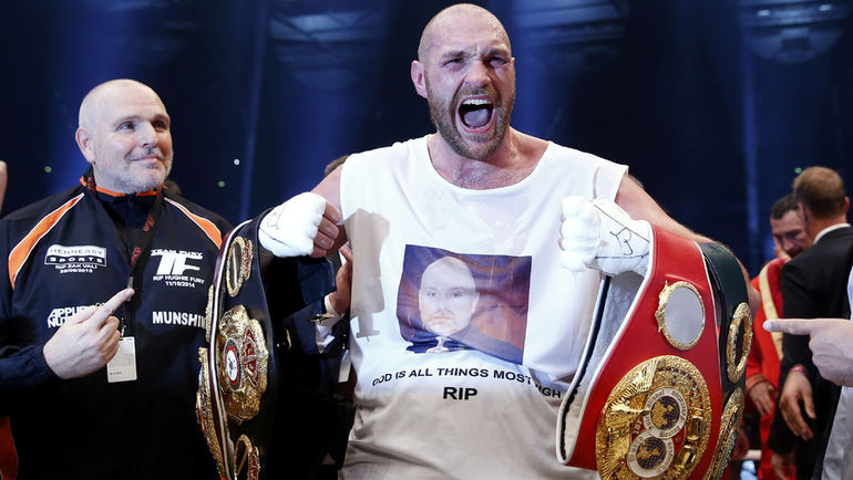 28 ноября. Дюссельдорф. Тайсон ФЬЮРИ празднует победу. Фото REUTERS 28 ноября. Дюссельдорф. Тайсон ФЬЮРИ празднует победу. Фото REUTERS