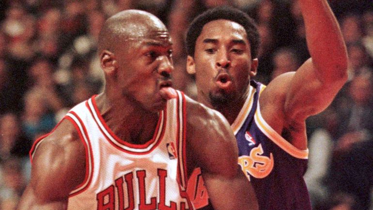 1997 год. Майкл ДЖОРДАН (слева) и Коби БРАЙАНТ. Фото REUTERS 1997 год. Майкл ДЖОРДАН (слева) и Коби БРАЙАНТ. Фото REUTERS