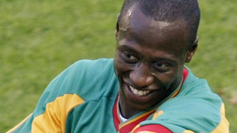 11 июня 2002 года. Сувон. Сенегал – Уругвай – 3:3. Полузащитник африканской сборной Калилу ФАДИГА празднует реализованный им пенальти в ворота южноамериканцев. Фото REUTERS 11 июня 2002 года. Сувон. Сенегал – Уругвай – 3:3. Полузащитник африканской сборной Калилу ФАДИГА празднует реализованный им пенальти в ворота южноамериканцев. Фото REUTERS