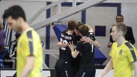 "Синара" уверенно победила "Дину"