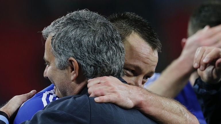 Жозе МОУРИНЬЮ и Джон ТЕРРИ. Фото REUTERS Жозе МОУРИНЬЮ и Джон ТЕРРИ. Фото REUTERS