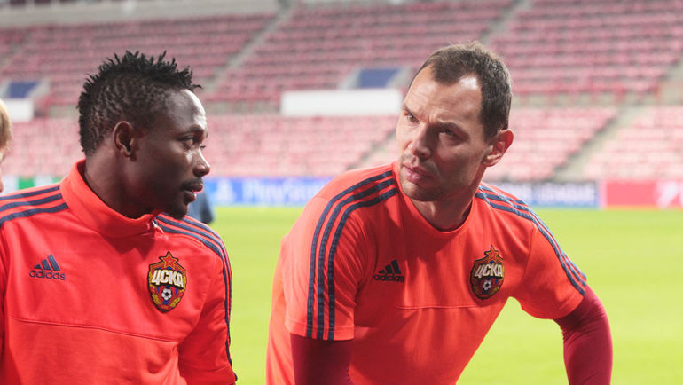 Вчера. Эйндховен. Тренировка ЦСКА. Ахмед МУСА и Сергей ИГНАШЕВИЧ. Фото Валентин КОБЫЩА, ПФК ЦСКА Вчера. Эйндховен. Тренировка ЦСКА. Ахмед МУСА и Сергей ИГНАШЕВИЧ. Фото Валентин КОБЫЩА, ПФК ЦСКА