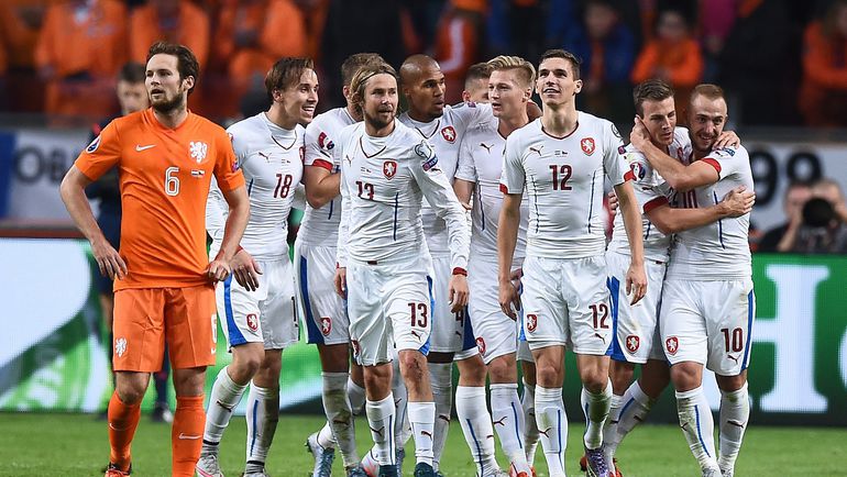 Сборная Чехия одной из первых вышла на Euro-2016, несмотря на то, что играла в одной отборочной группе с Голландией. Фото AFP Сборная Чехия одной из первых вышла на Euro-2016, несмотря на то, что играла в одной отборочной группе с Голландией. Фото AFP