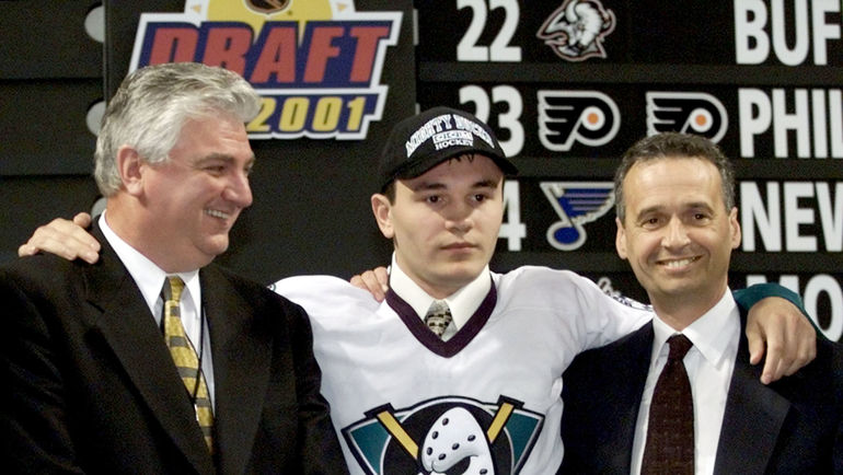 Станислав ЧИСТОВ (в центре) на драфте. Фото REUTERS Станислав ЧИСТОВ (в центре) на драфте. Фото REUTERS