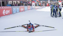 Сегодня. Хохфильцен. В финишном створе немка Франциска ПРОЙСС проиграла итальянке Доротее Вирер.