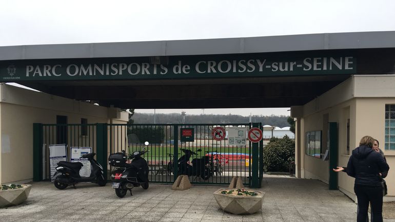  Parc omnisports de Croiss-sur-Seine.   , ""