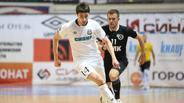 "Синара" пропустила 5 мячей от "Тюмени"