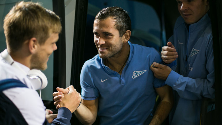 Александр КЕРЖАКОВ (справа) уже попал в Европу. На очереди Александр КОКОРИН? Фото Кристина КОРОВНИКОВА Александр КЕРЖАКОВ (справа) уже попал в Европу. На очереди Александр КОКОРИН? Фото Кристина КОРОВНИКОВА