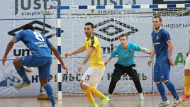 Лидером на каникулы ушло "Динамо"