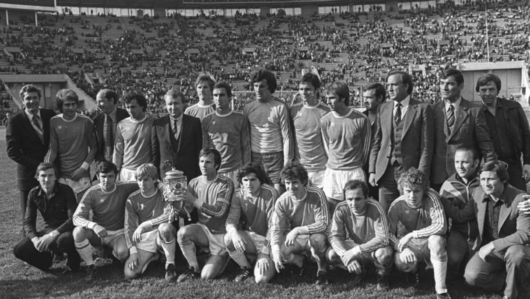 1981 год. Игорь ГАМУЛА (четвертый справа в нижнем ряду) - обладатель Кубка СССР в составе ростовского СКА. Фото Игорь УТКИН 1981 год. Игорь ГАМУЛА (четвертый справа в нижнем ряду) - обладатель Кубка СССР в составе ростовского СКА. Фото Игорь УТКИН