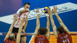 Суббота. Берлин. Германия - Россия - 1:3. Георг ГРОЗЕР в атаке против сборной России.