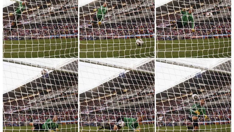 27 июля 2010 года. Блумфонтейн. Чемпионата мира. 1/8 финала. Англия - Германия - 1:4. Незасчитанный гол Фрэнка Лэмпарда в ворота немцев, после которого многие заговорили о необходимости введения видеоповторов в футболе. Фото REUTERS 27 июля 2010 года. Блумфонтейн. Чемпионата мира. 1/8 финала. Англия - Германия - 1:4. Незасчитанный гол Фрэнка Лэмпарда в ворота немцев, после которого многие заговорили о необходимости введения видеоповторов в футболе. Фото REUTERS