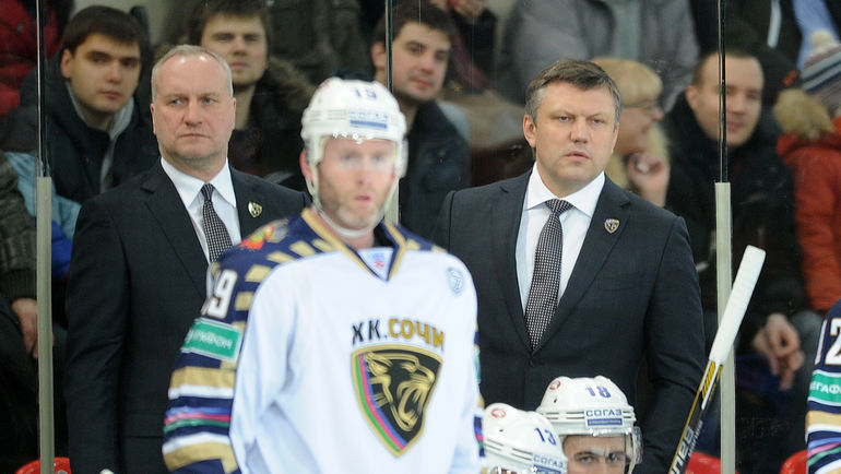 Непонятно, о ком говорит Райан УИТНИ, ведь Вячеслав БУЦАЕВ легко говорит на английском.