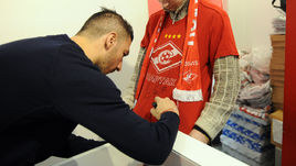 14 января. Москва. Автограф-сессия. Сальваторе БОККЕТТИ.