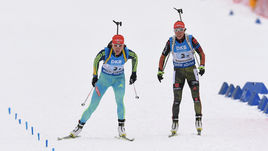 Сегодня. Рупольдинг. В финишном створе Елена ПИДГРУШНАЯ (слева) не пропустила Лауру ДАЛЬМАЙЕР.