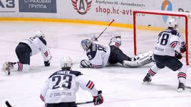 Вчера. Екатеринбург. "Автомобилист" - "Металлург" Мг - 6:3. Настоящим кошмаром обернулся для обороны "Магнитки" матч против подопечных Андрея Разина.