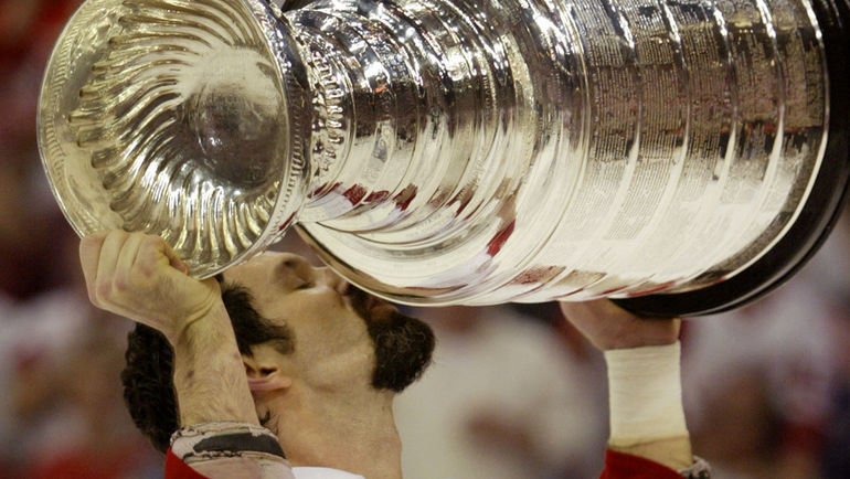 Брендан ШЭНАХЭН с Кубком Стэнли. Фото AFP Брендан ШЭНАХЭН с Кубком Стэнли. Фото AFP